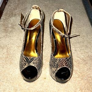 Snake print platform heels! New!